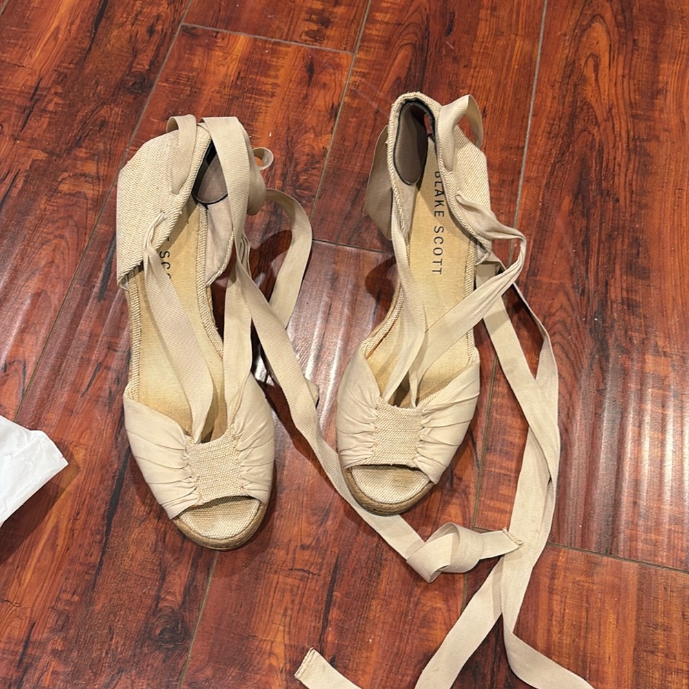 Heels size 9 $10